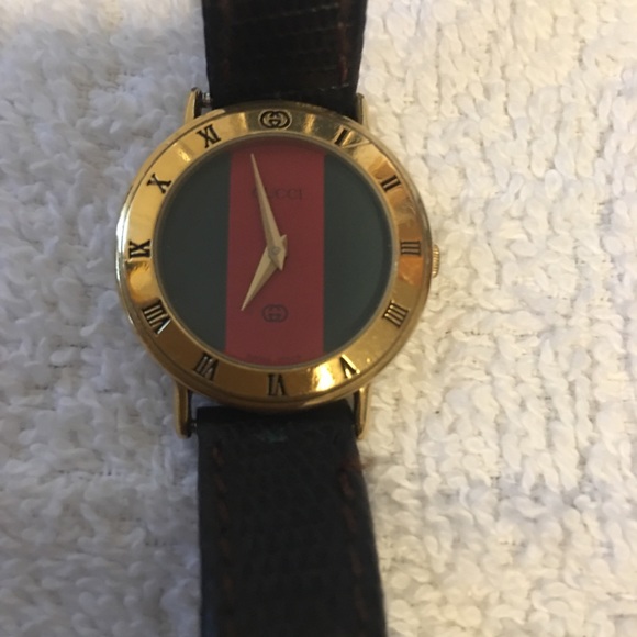 Woman Gucci Watch - Picture 5 of 11